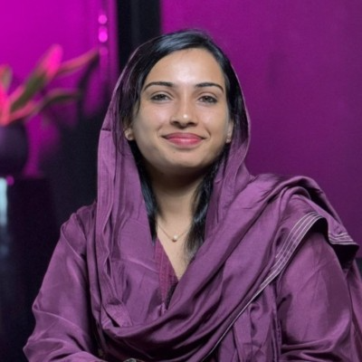 Dr. Henna Ayoob,